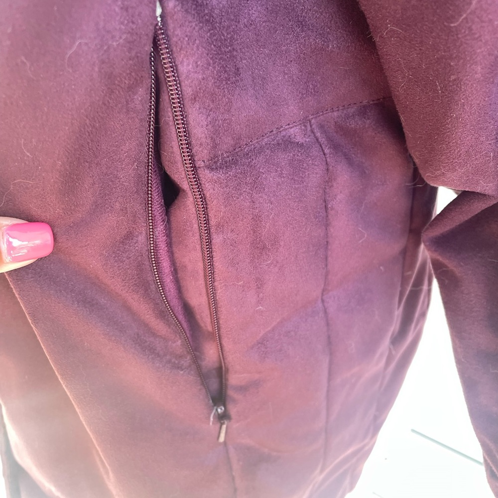Womens Cabelas goose down jacket. Size M - Picture 4 of 14